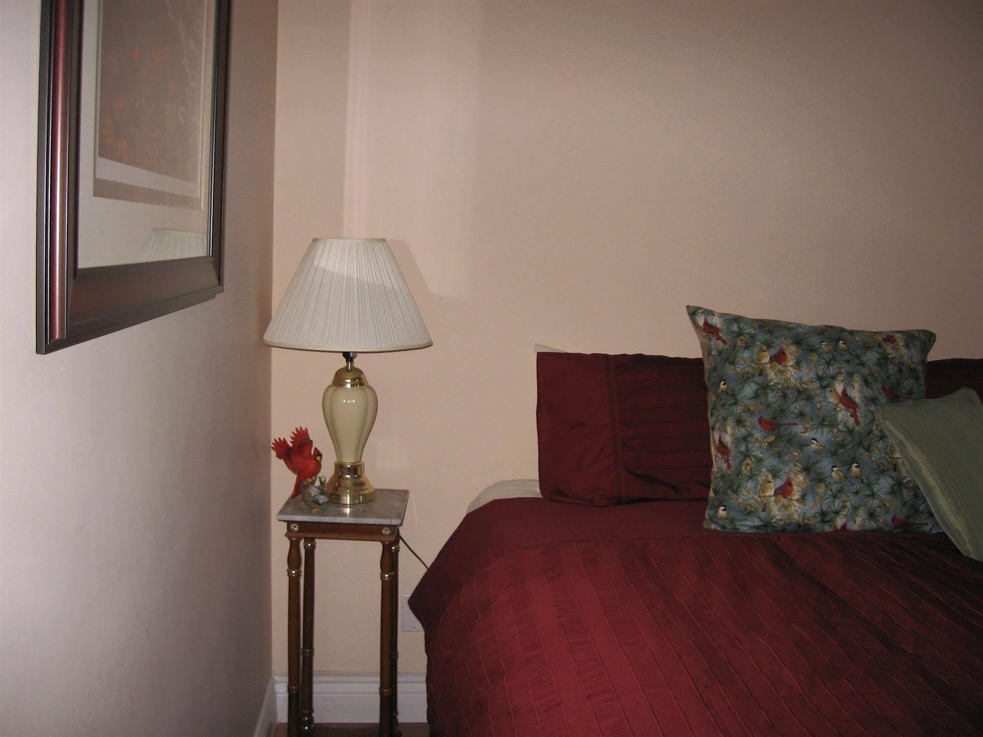 Twin Pines Bed And Breakfast Peterborough Kültér fotó