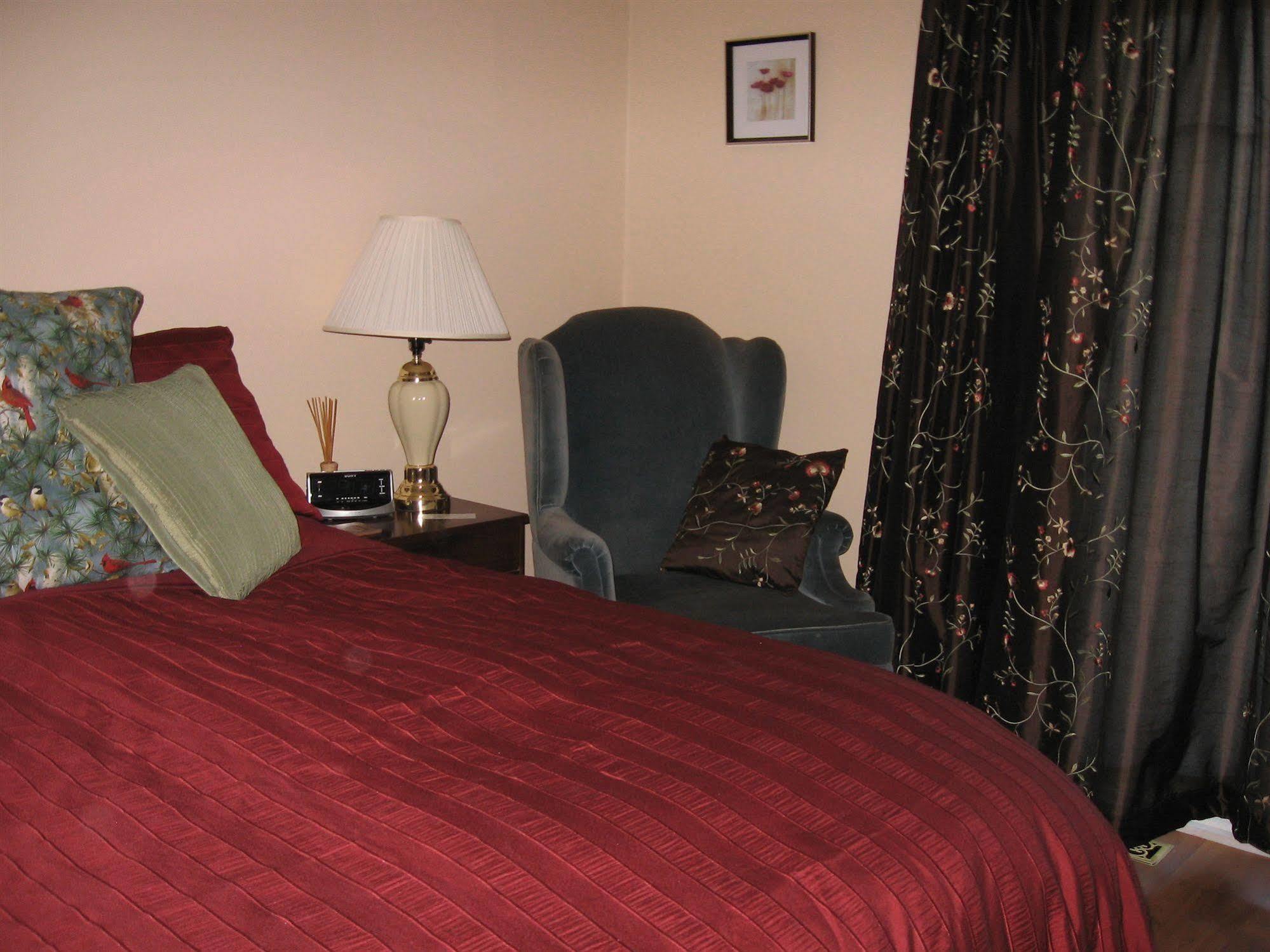 Twin Pines Bed And Breakfast Peterborough Kültér fotó